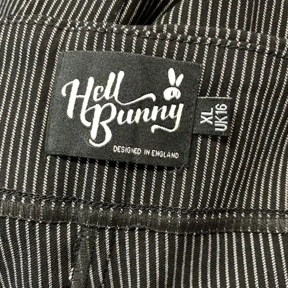 Hell Bunny Pants Womens XL Black Jack Pedal Pusher Bat Pinstripe Crop Retro Punk - Picture 2 of 15